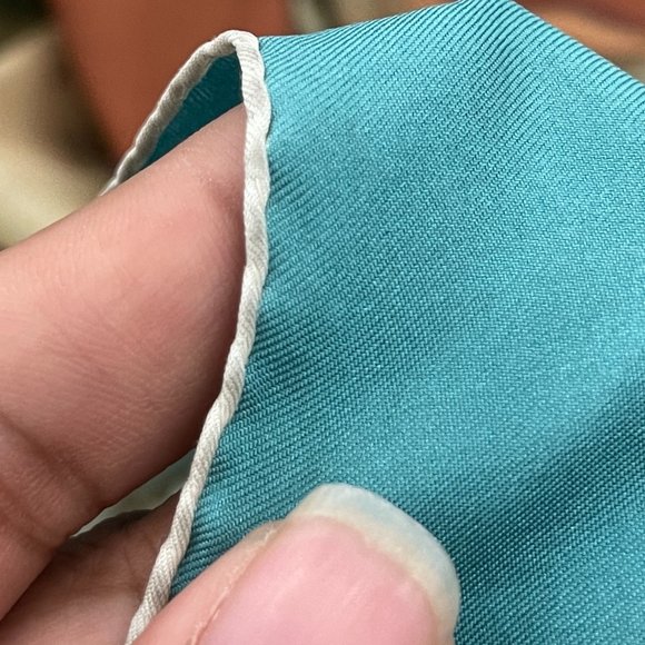 VINTAGE Nina Ricci silk scarf 30" x 30" - Picture 3 of 4